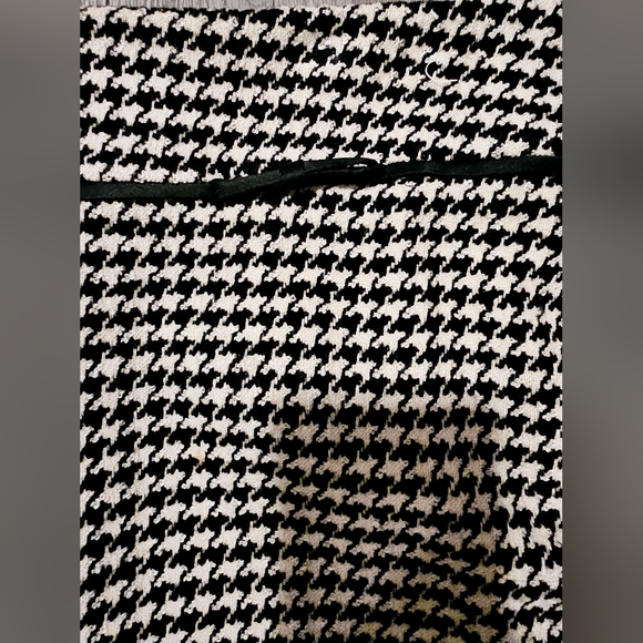 Apostrophe Size 10 Wool Rayon black and white houndstooth skirt, formal, chic, - Picture 2 of 10